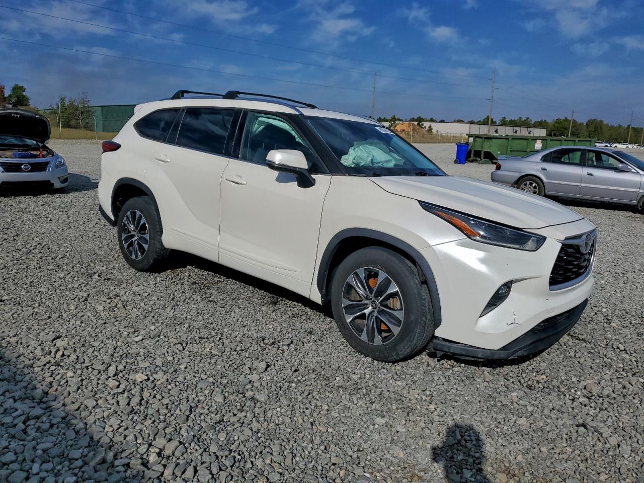 TOYOTA HIGHLANDER XLE