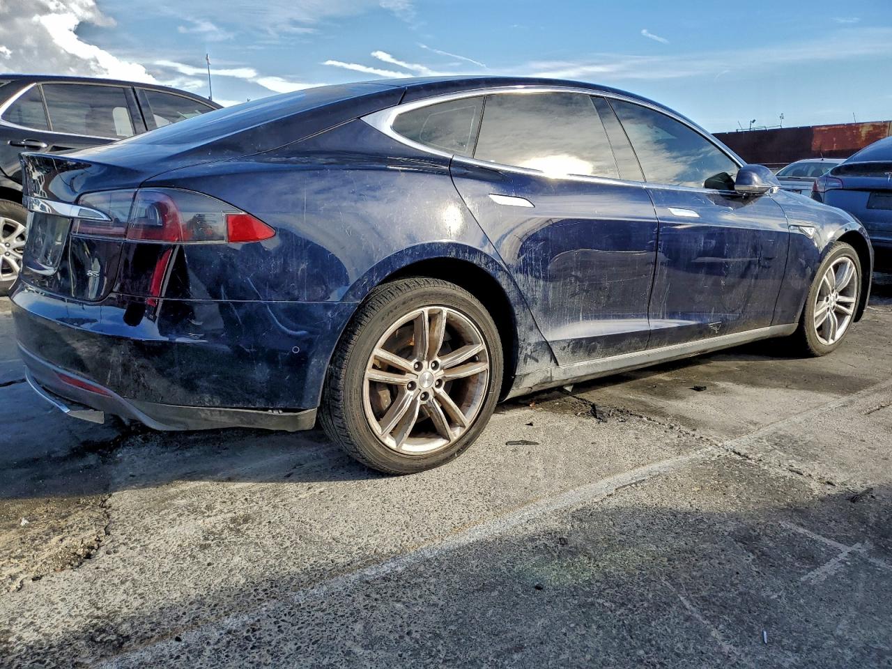 TESLA MODEL S