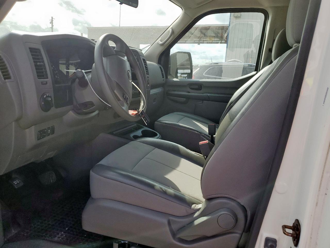 NISSAN NV3500 3500 S
