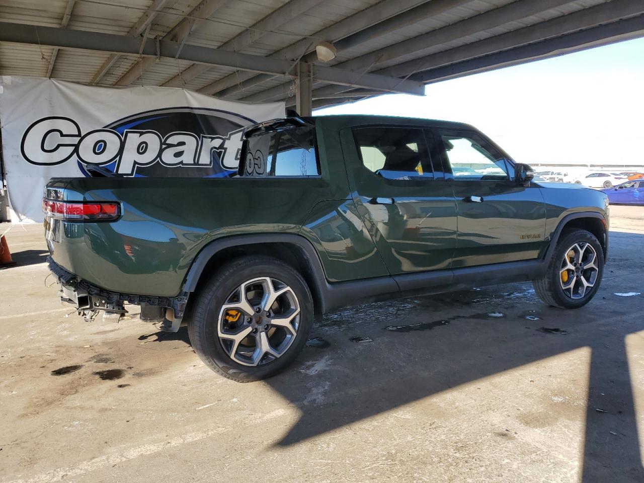 RIVIAN R1T ADVENTURE