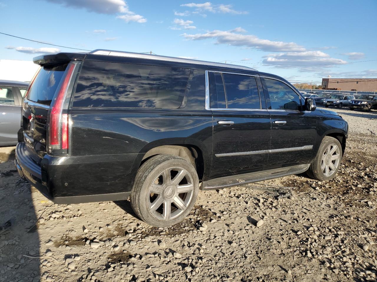 CADILLAC ESCALADE ESV LUXURY