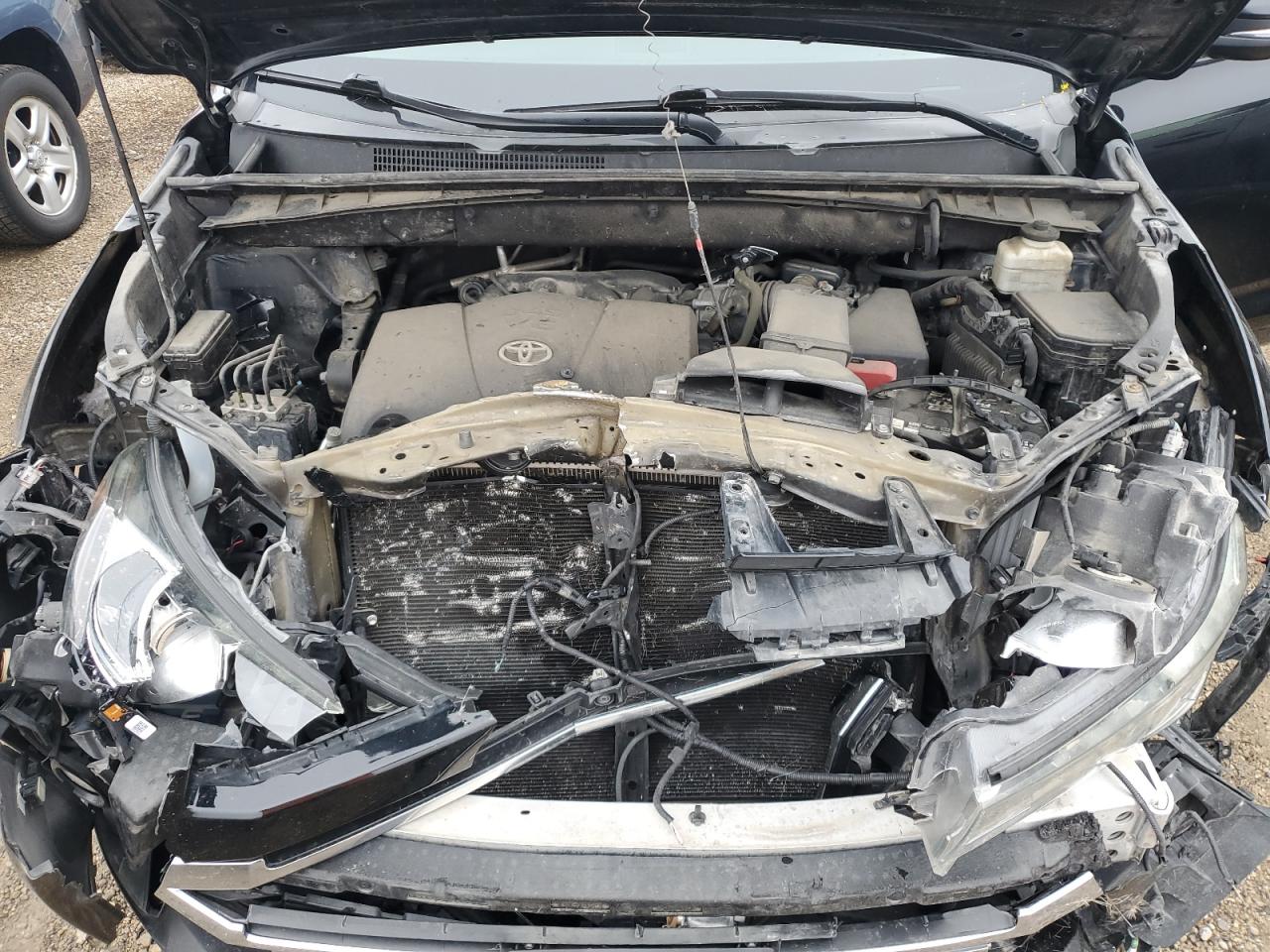 TOYOTA HIGHLANDER LIMITED