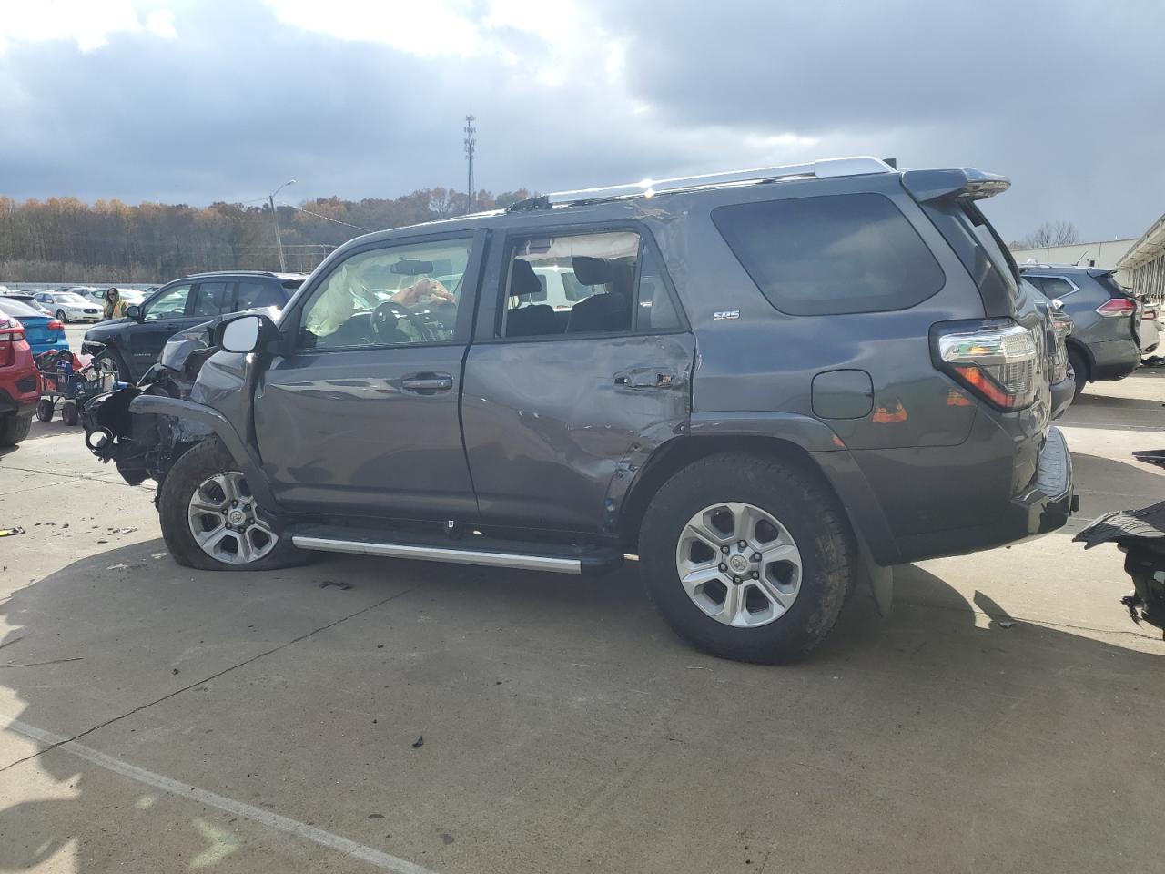 TOYOTA 4RUNNER SR5/SR5 PREMIUM