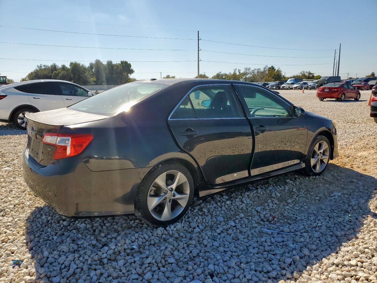 TOYOTA CAMRY SE