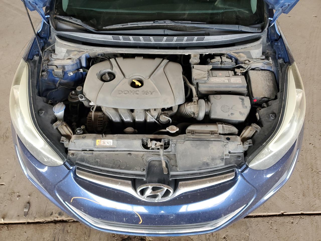 HYUNDAI ELANTRA SE