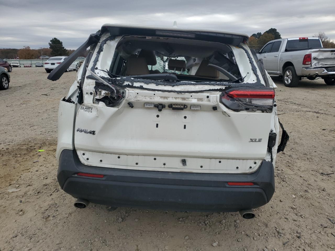 TOYOTA RAV4 XLE PREMIUM