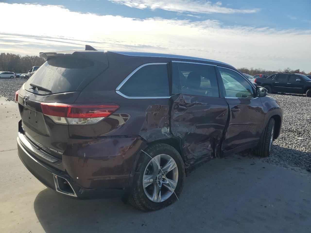 TOYOTA HIGHLANDER LIMITED