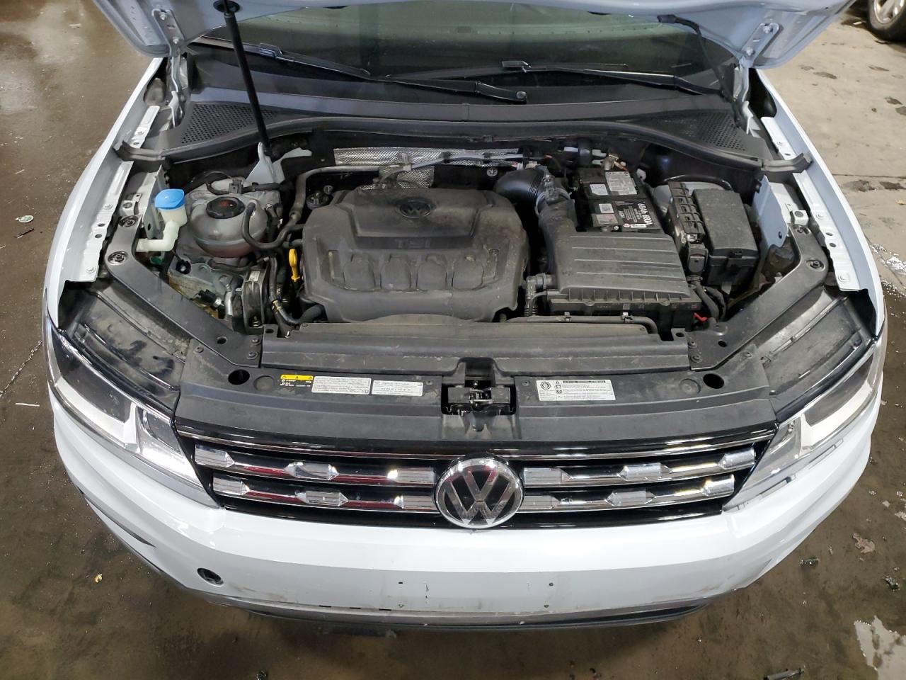 VOLKSWAGEN TIGUAN SE