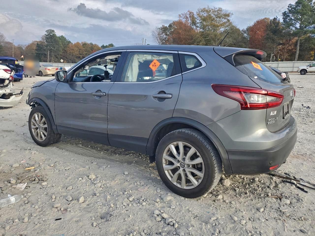 NISSAN ROGUE SPORT S