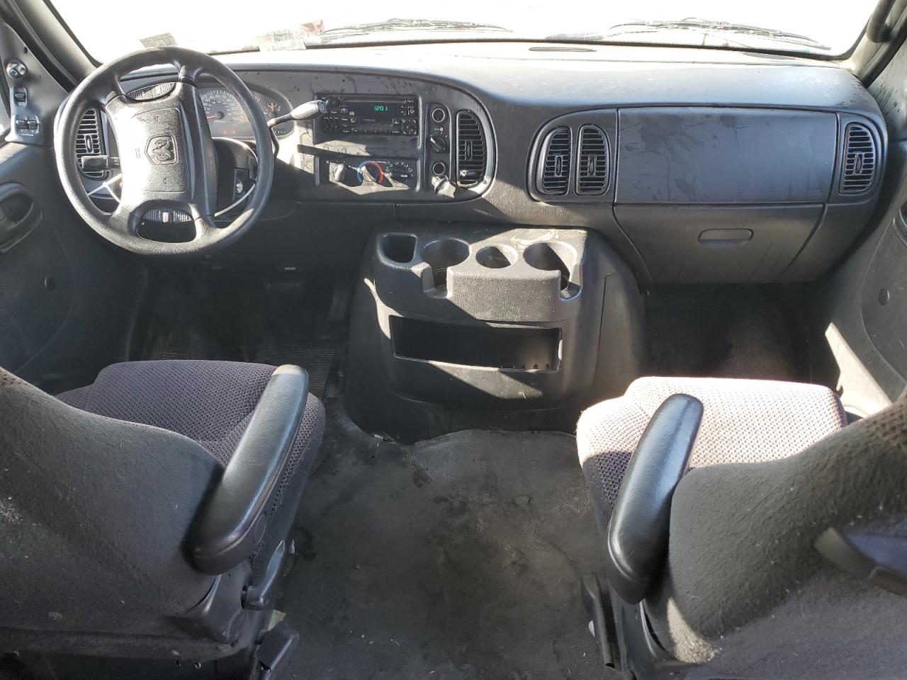 Lot #3302835894 2002 DODGE RAM WAGON