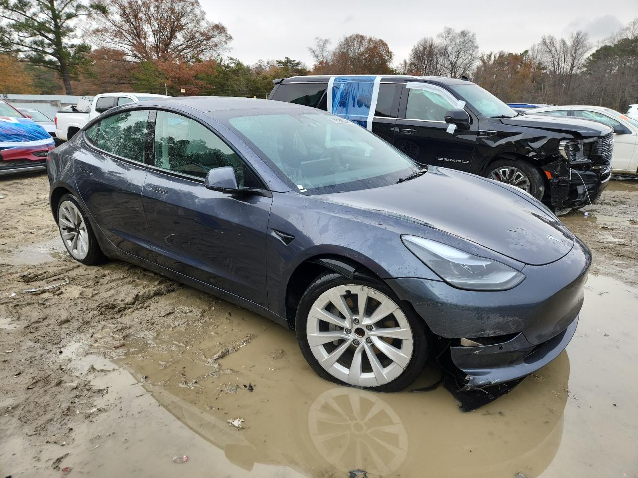 TESLA MODEL 3