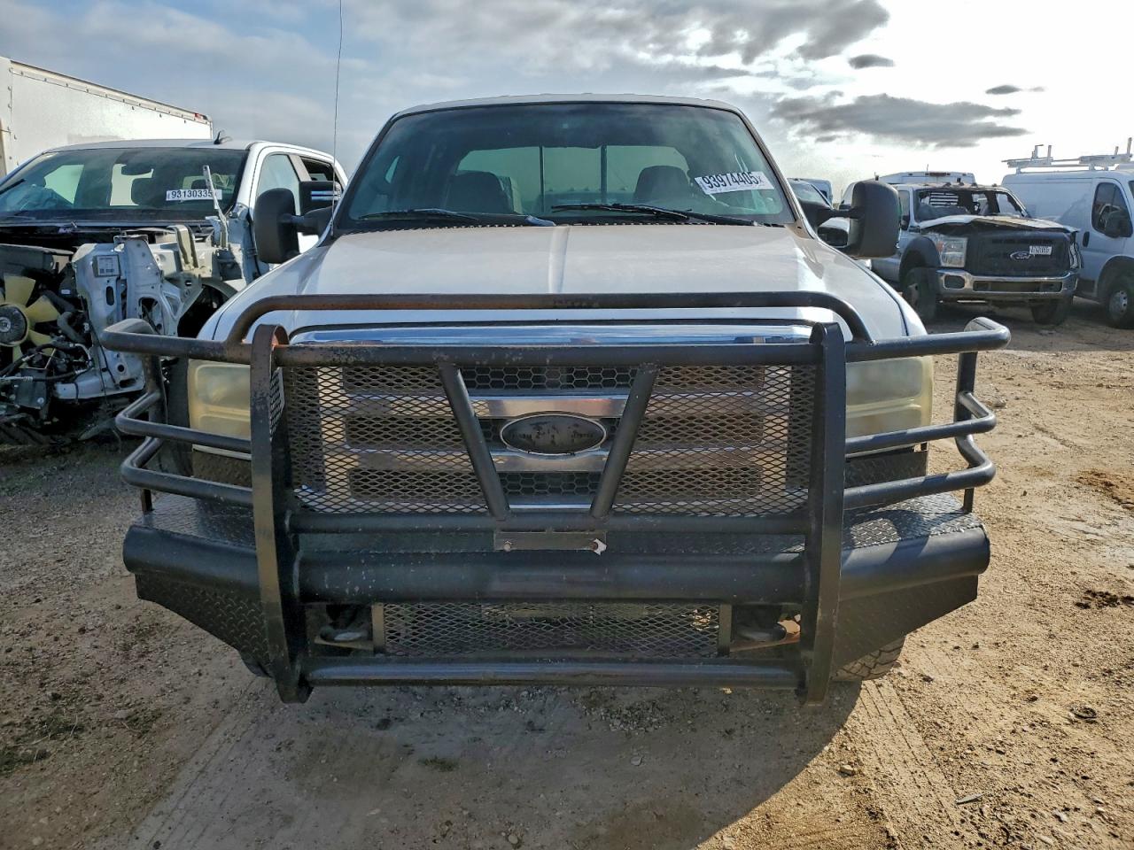 Lot #3301639640 2005 FORD F350 SRW S