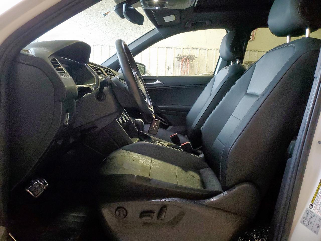 VOLKSWAGEN TIGUAN SE