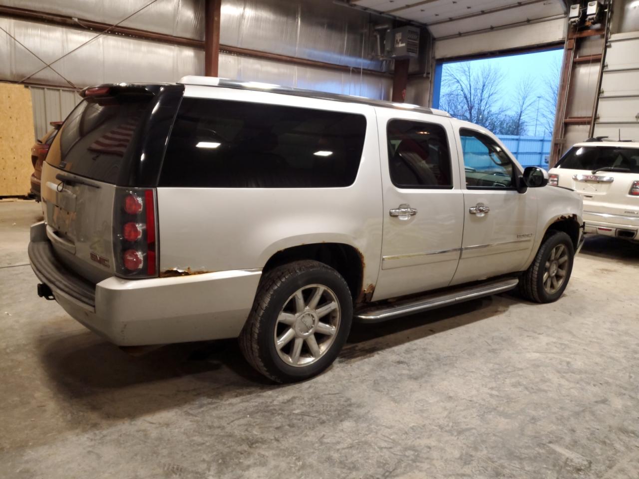 GMC YUKON DENALI