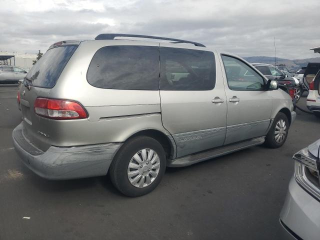 2002 TOYOTA SIENNA LE #3304023590