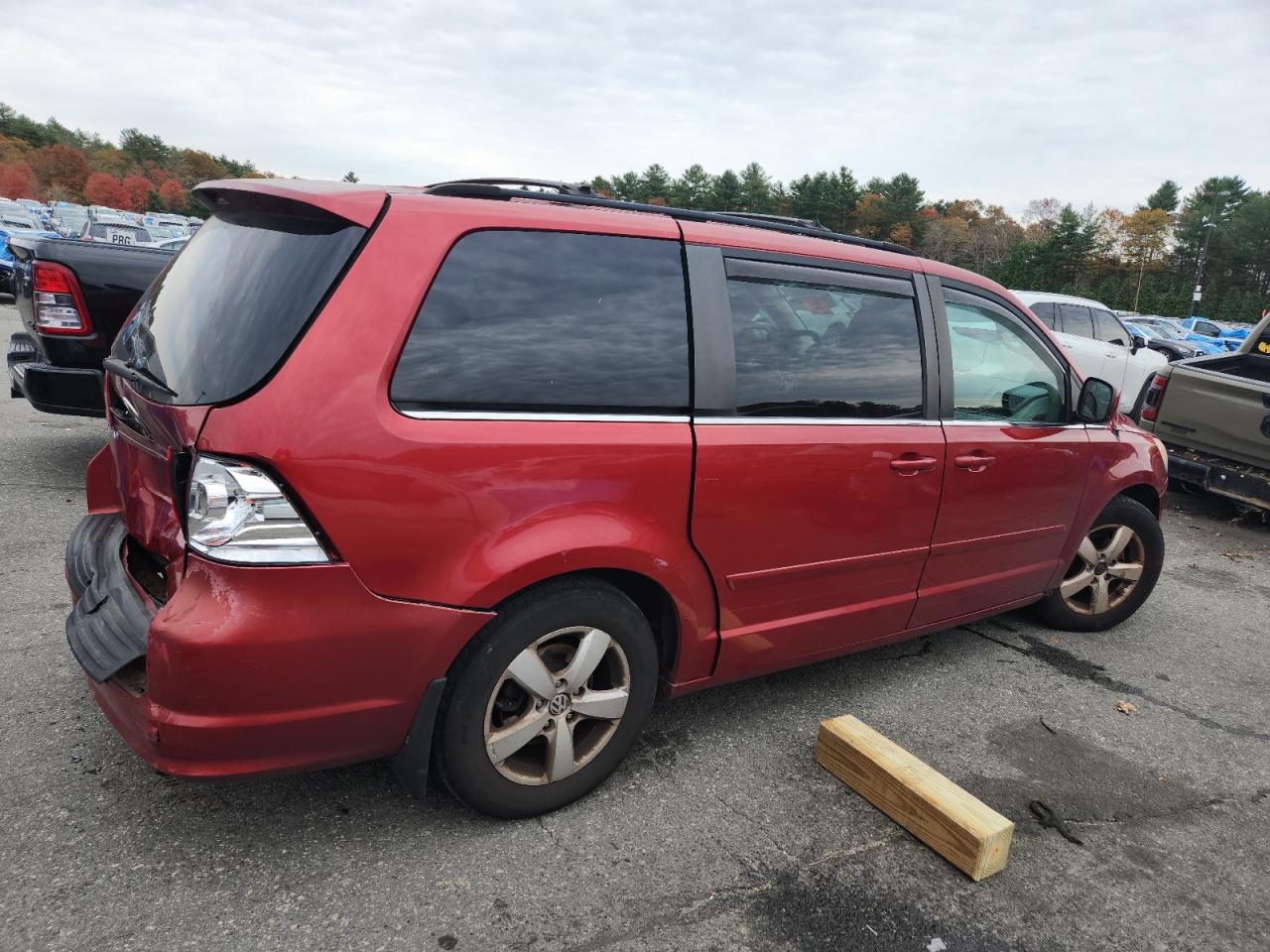 Lot #3290312220 2009 VOLKSWAGEN ROUTAN SE