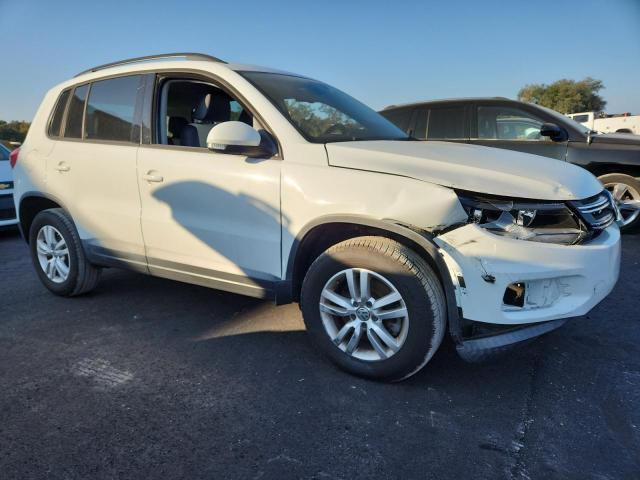 2016 VOLKSWAGEN TIGUAN S #3301835364