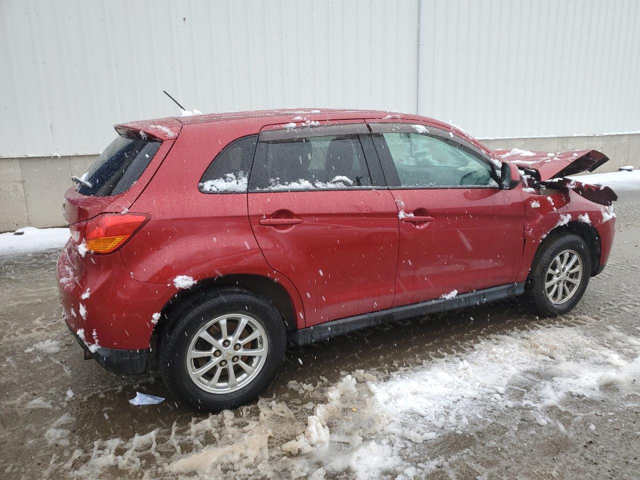 MITSUBISHI OUTLANDER SE