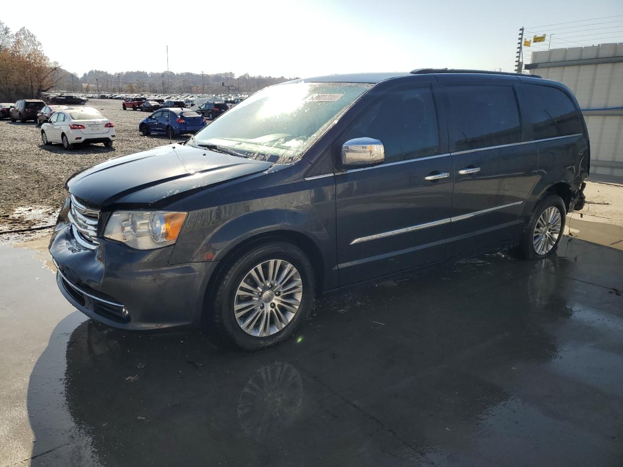CHRYSLER TOWN & COUNTRY TOURING L