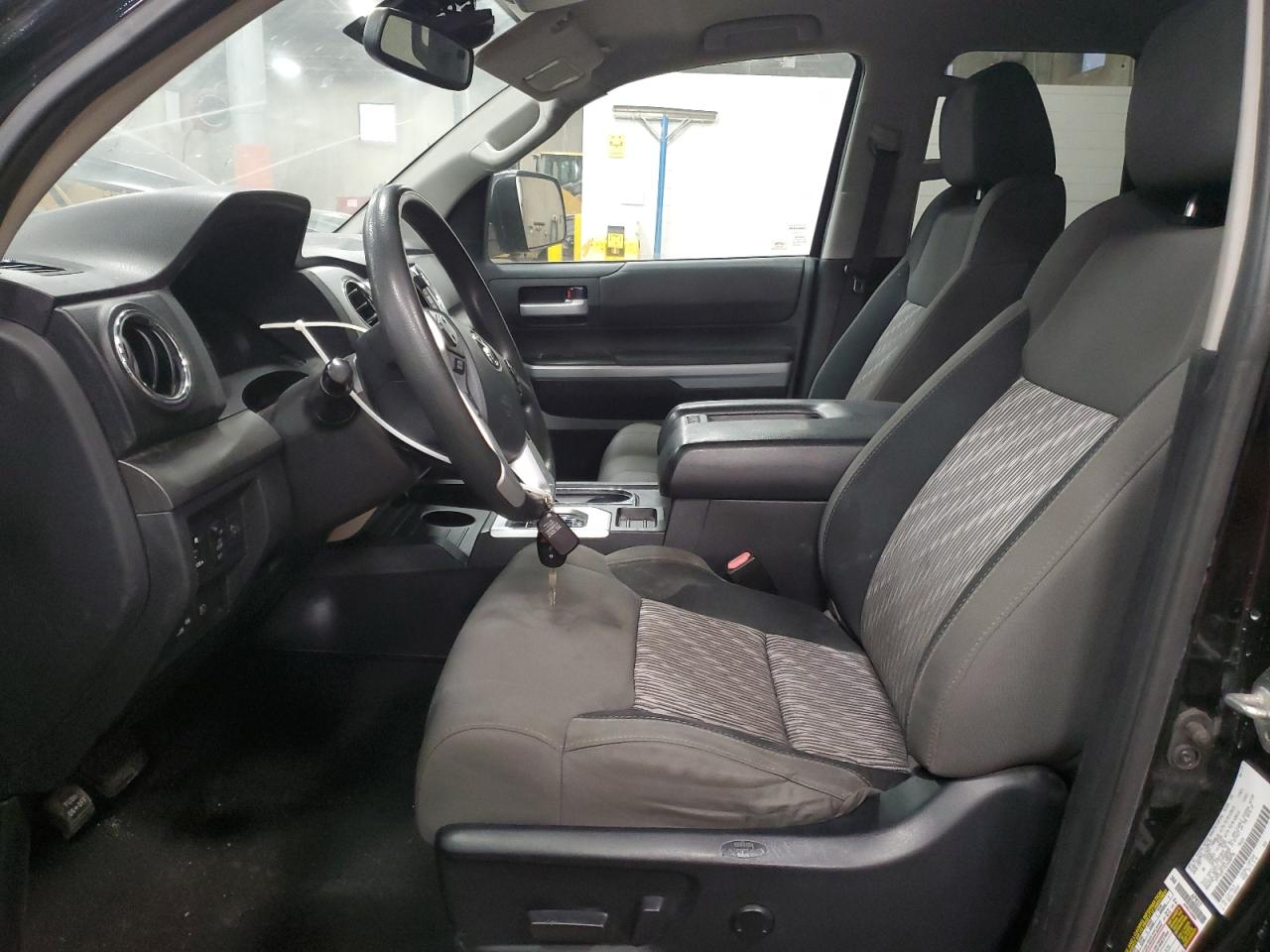 TOYOTA TUNDRA DOUBLE CAB SR