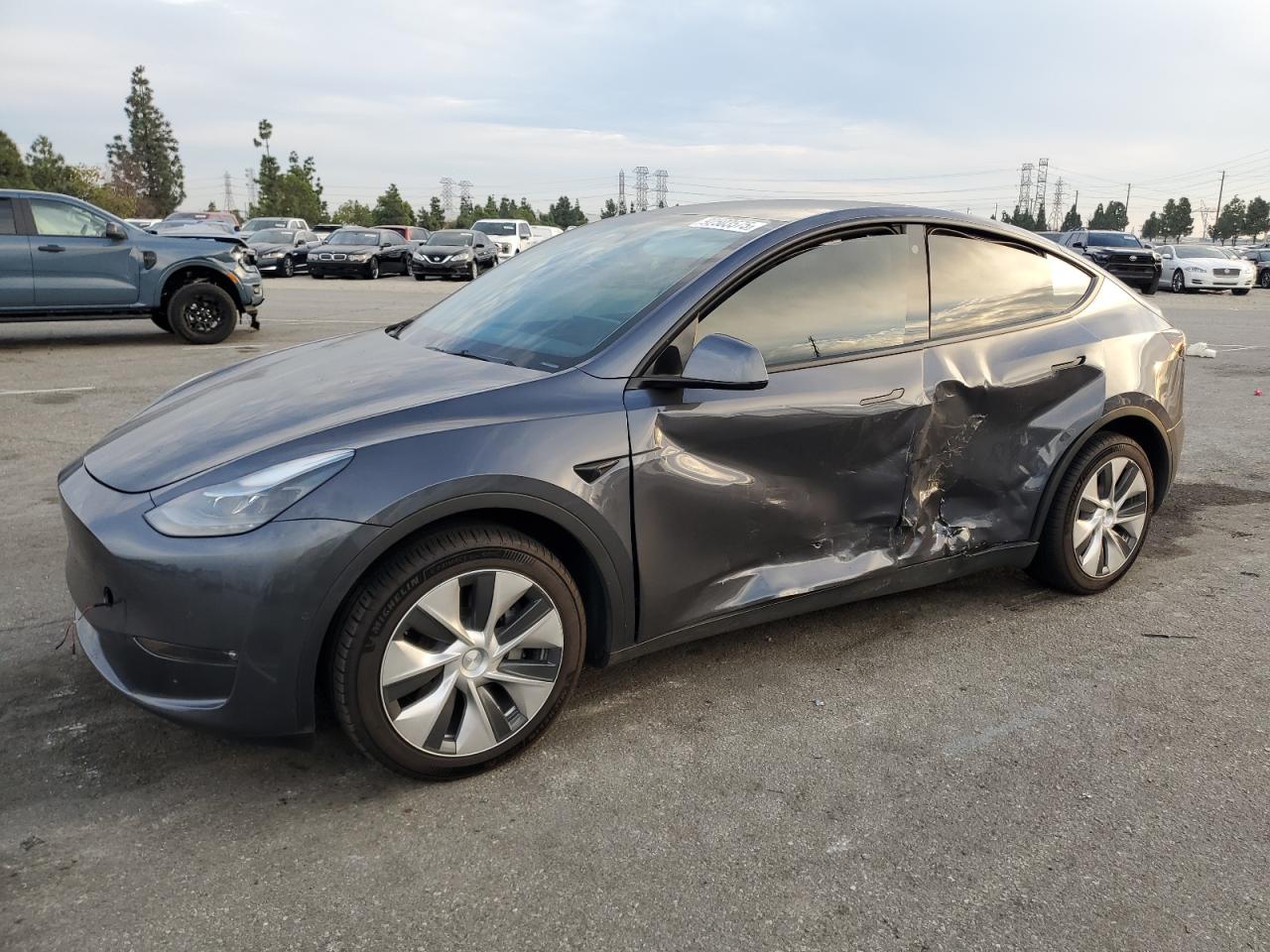 TESLA MODEL Y