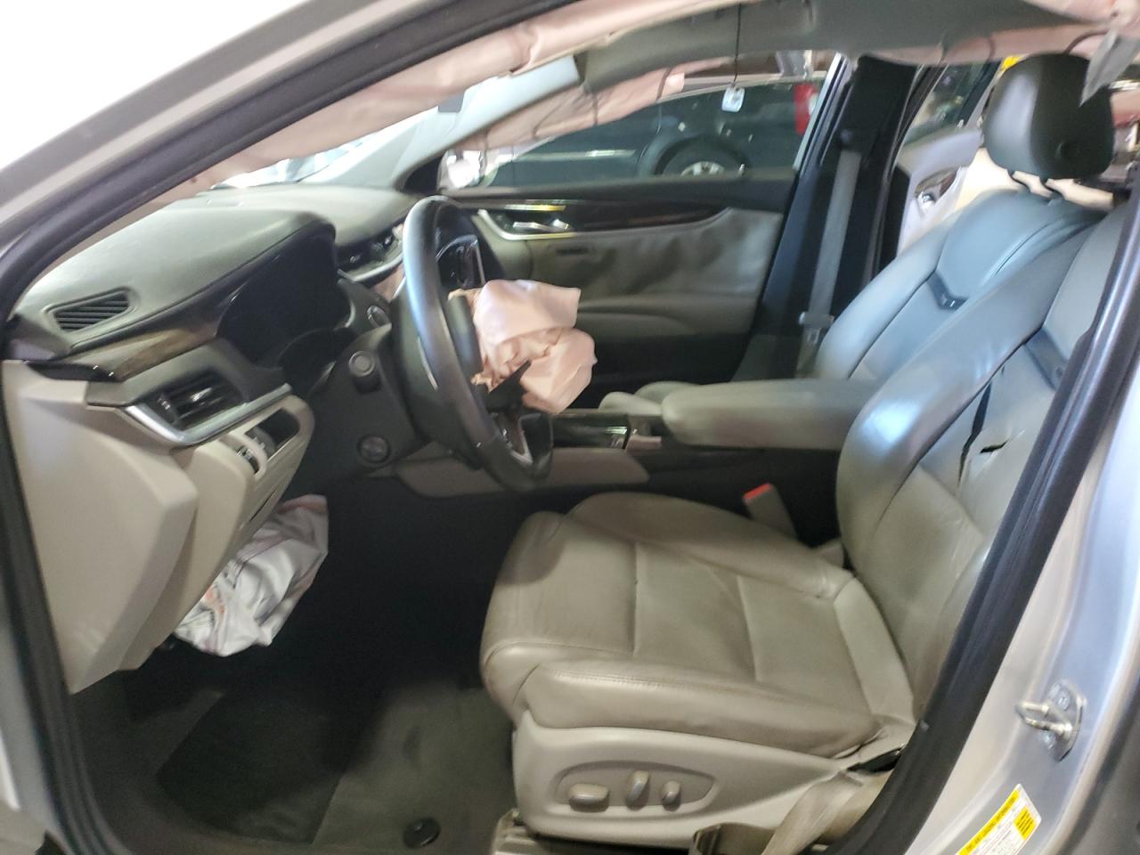 CADILLAC XTS LUXURY COLLECTION