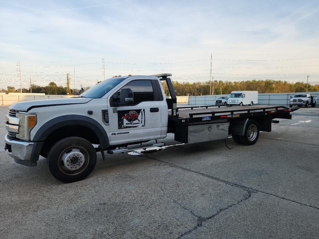 FORD F-550 SUPER DUTY