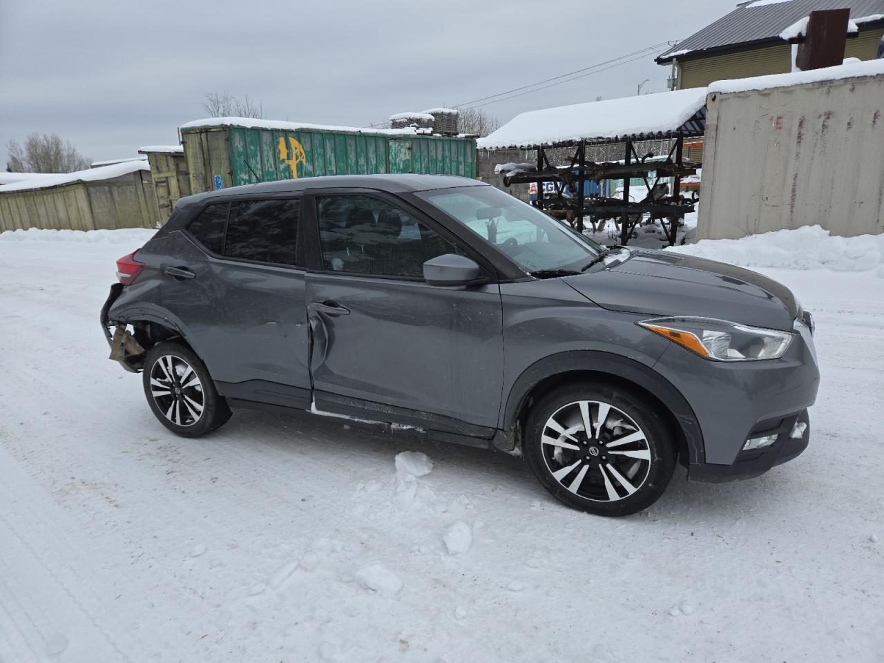 NISSAN KICKS S