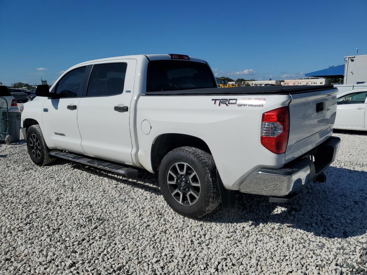 TOYOTA TUNDRA CREWMAX SR5