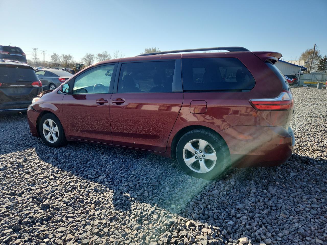 Lot #3294598036 2015 TOYOTA SIENNA LE