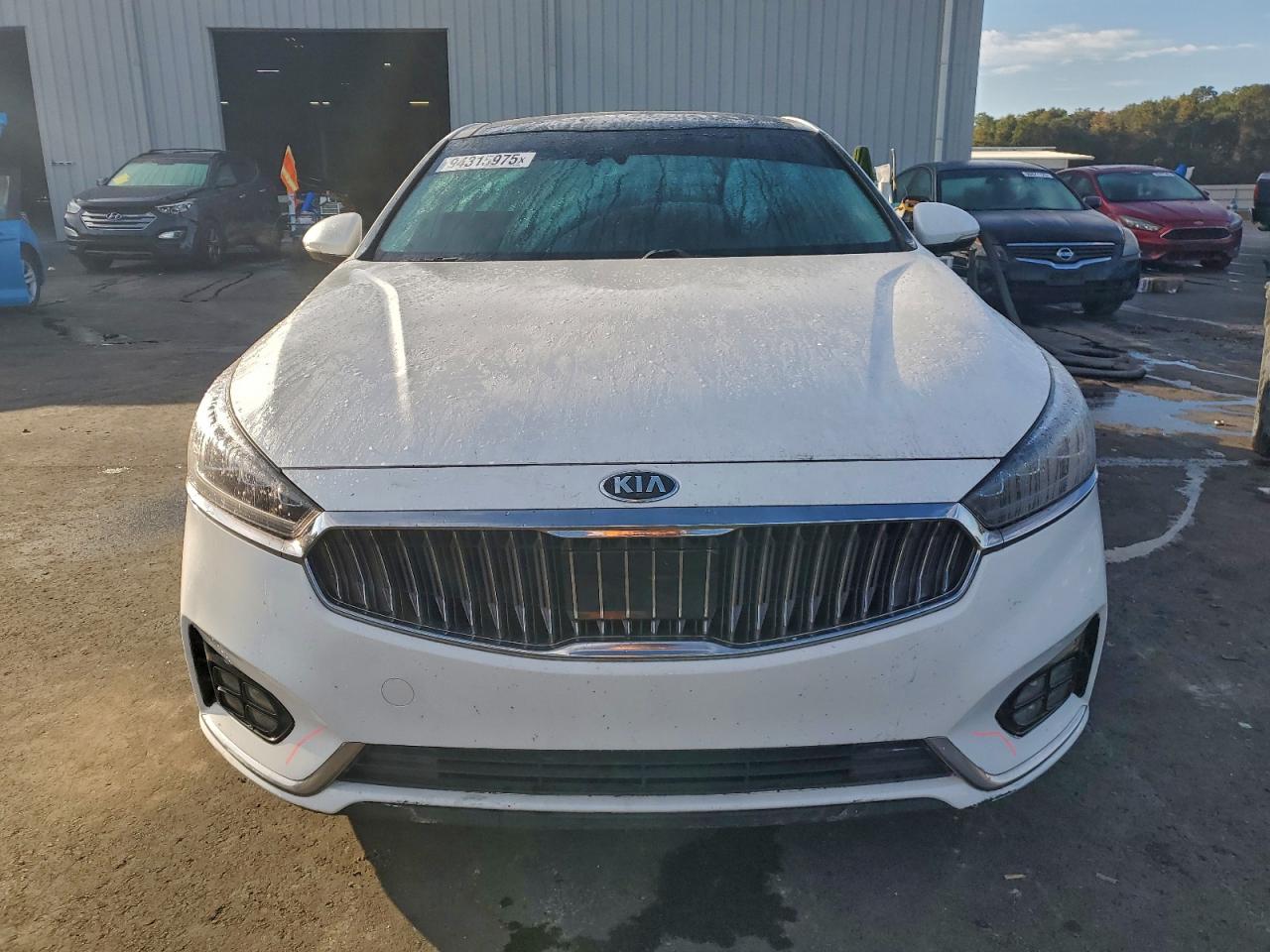 KIA CADENZA PREMIUM