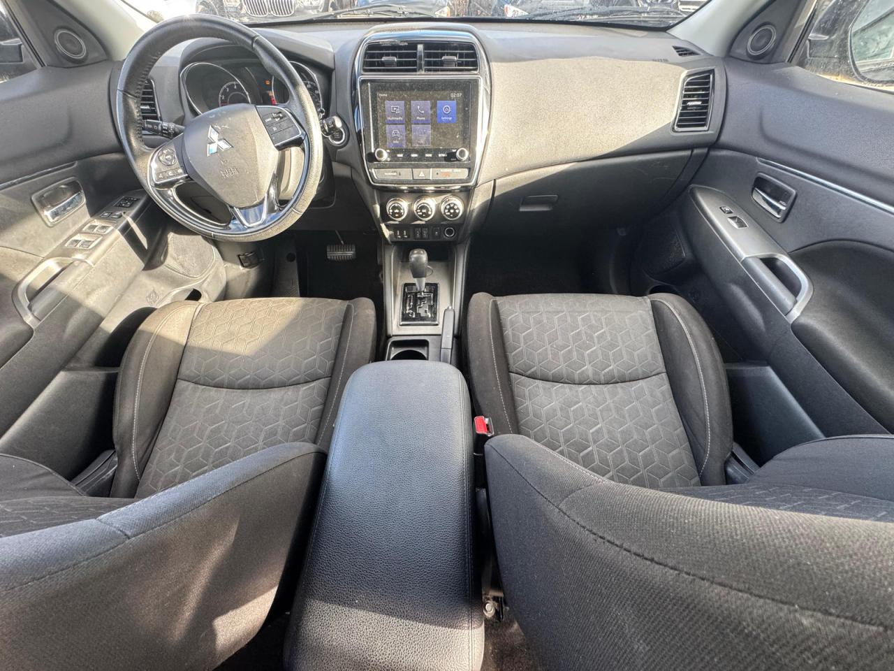 MITSUBISHI OUTLANDER SE