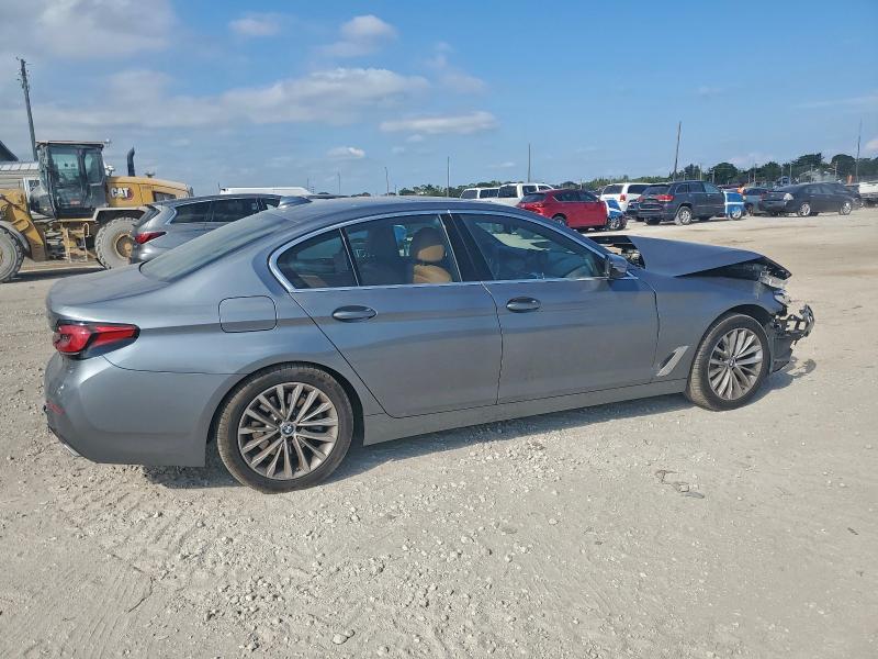 2022 BMW 530 XI #3311502257