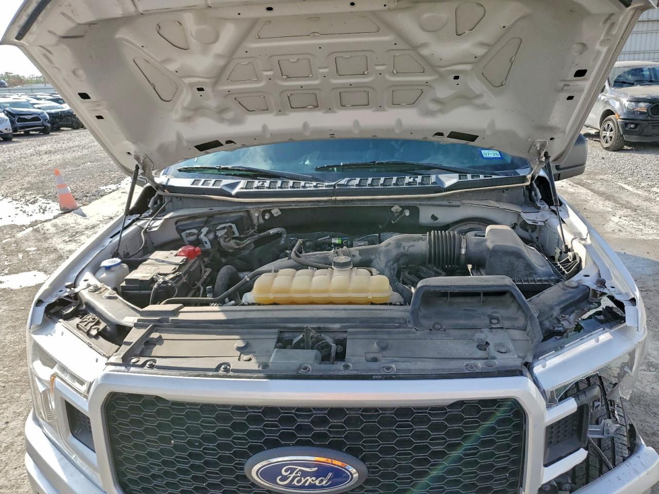 Lot #3303628932 2019 FORD F150 SUPER