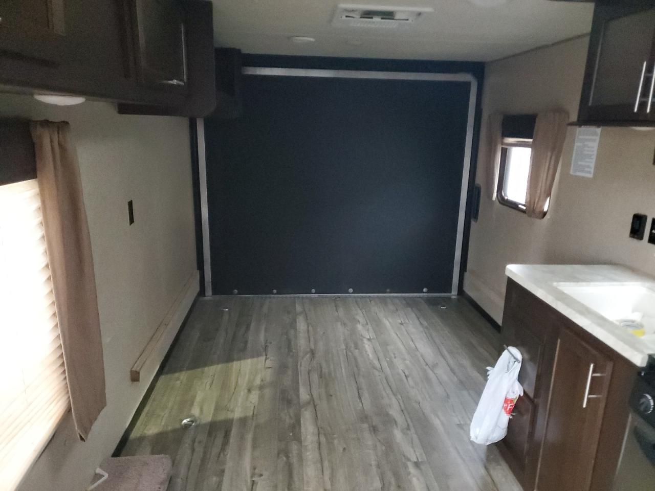 Lot #3287229280 2017 CHEROKEE GREY WOLF