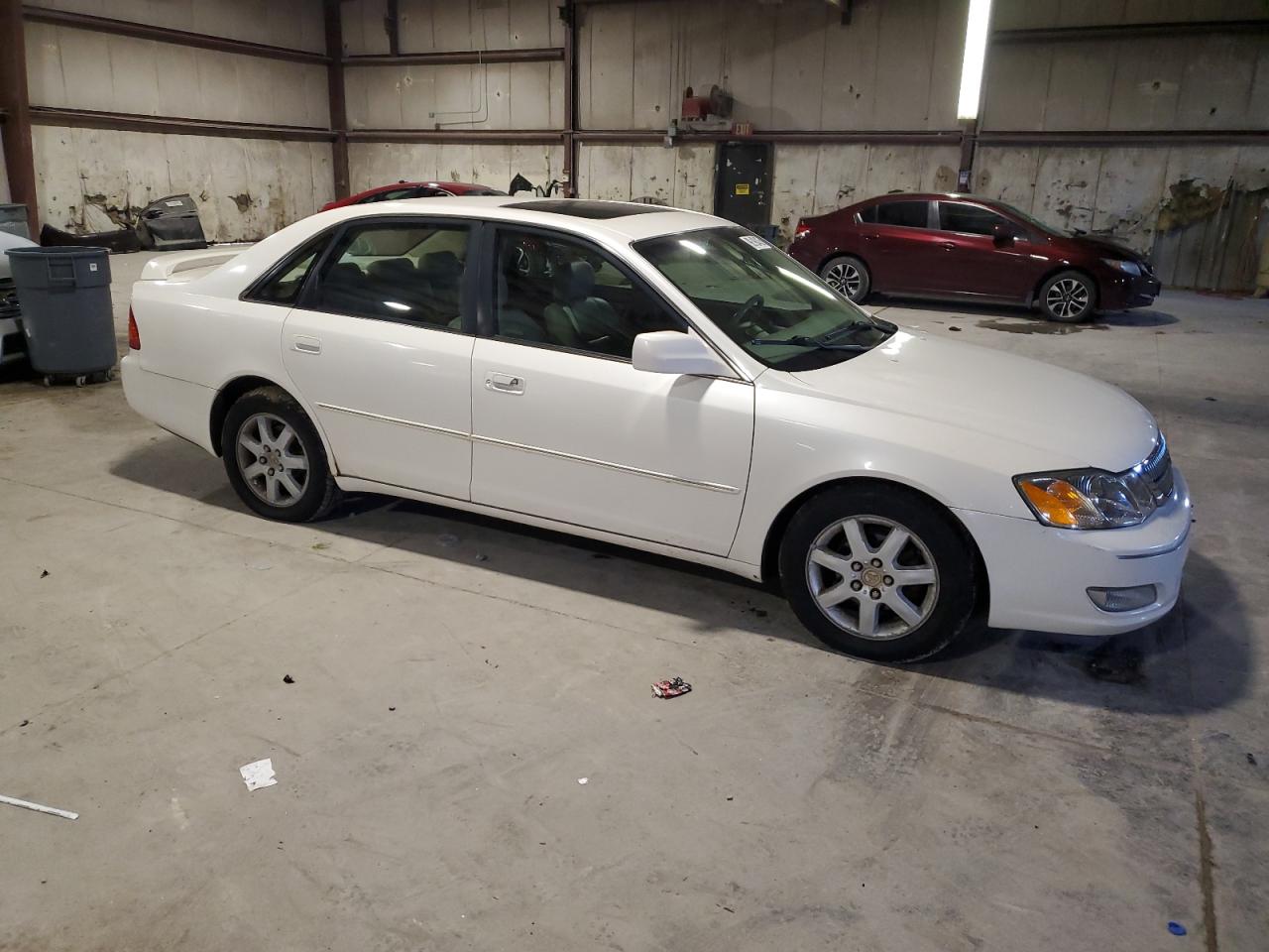 Lot #3298124173 2002 TOYOTA AVALON XL