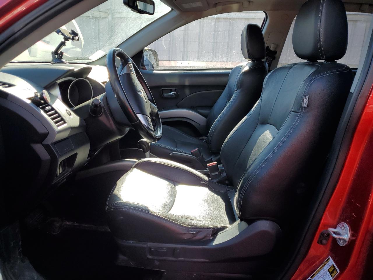 MITSUBISHI OUTLANDER ES