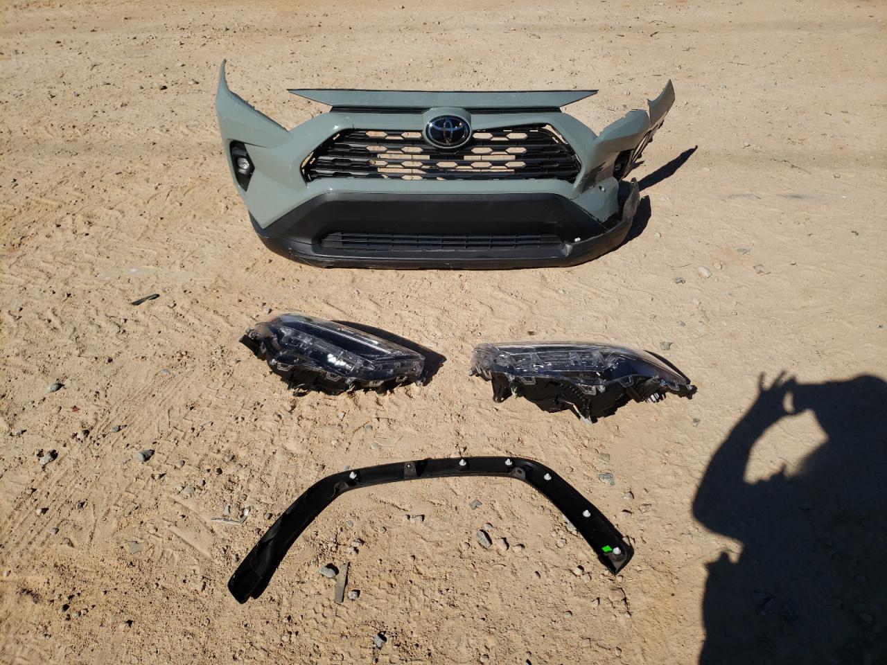 TOYOTA RAV4 XLE PREMIUM