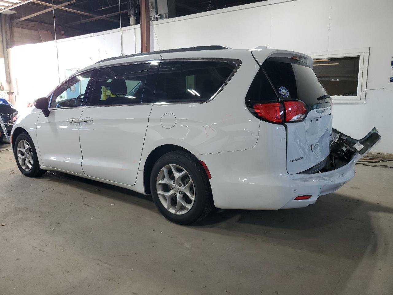 CHRYSLER PACIFICA TOURING