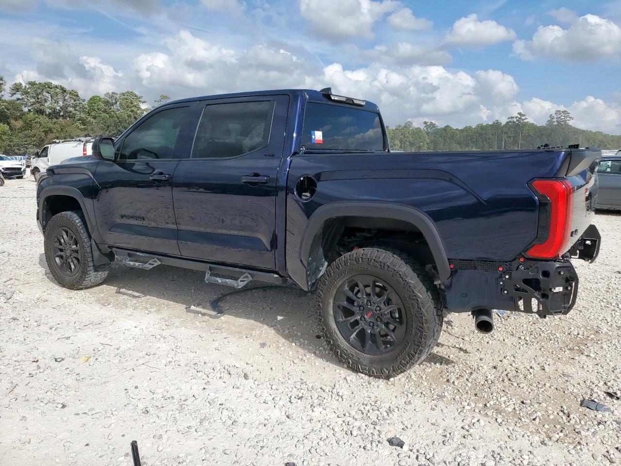 TOYOTA TUNDRA CREWMAX SR