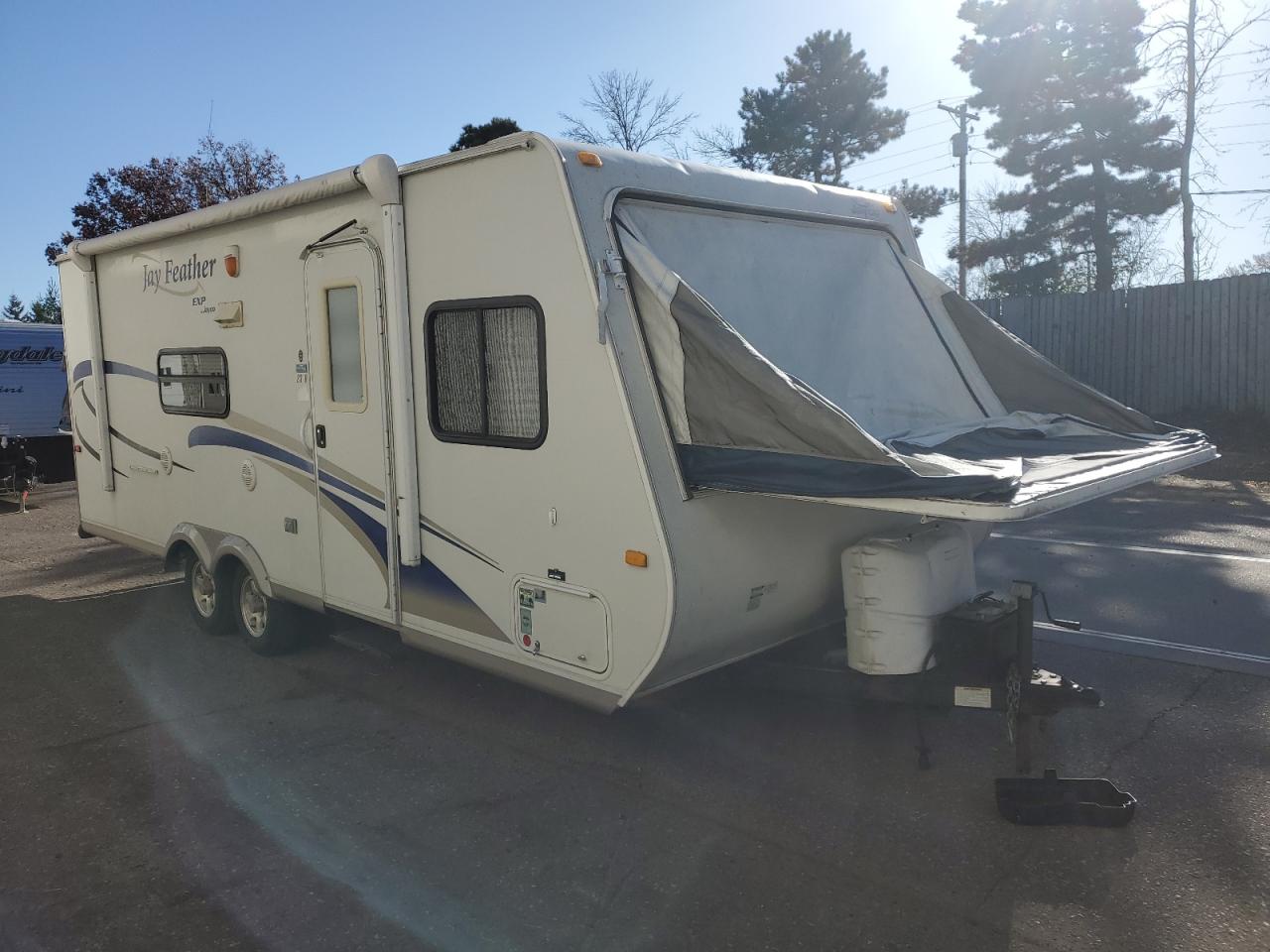 Lot #3285748678 2010 JAYCEE JAY FEATHE