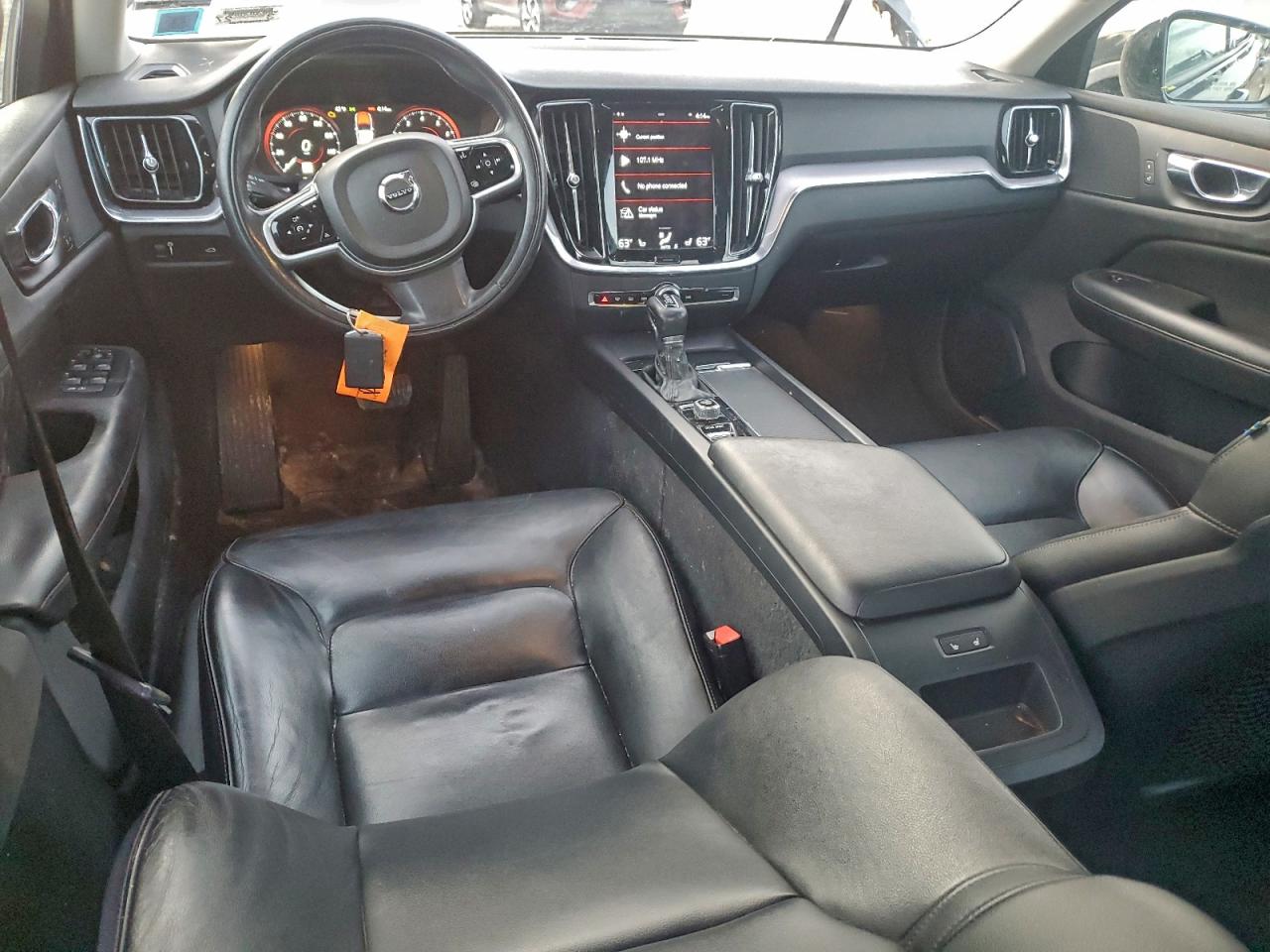 VOLVO S60 T6 MOMENTUM