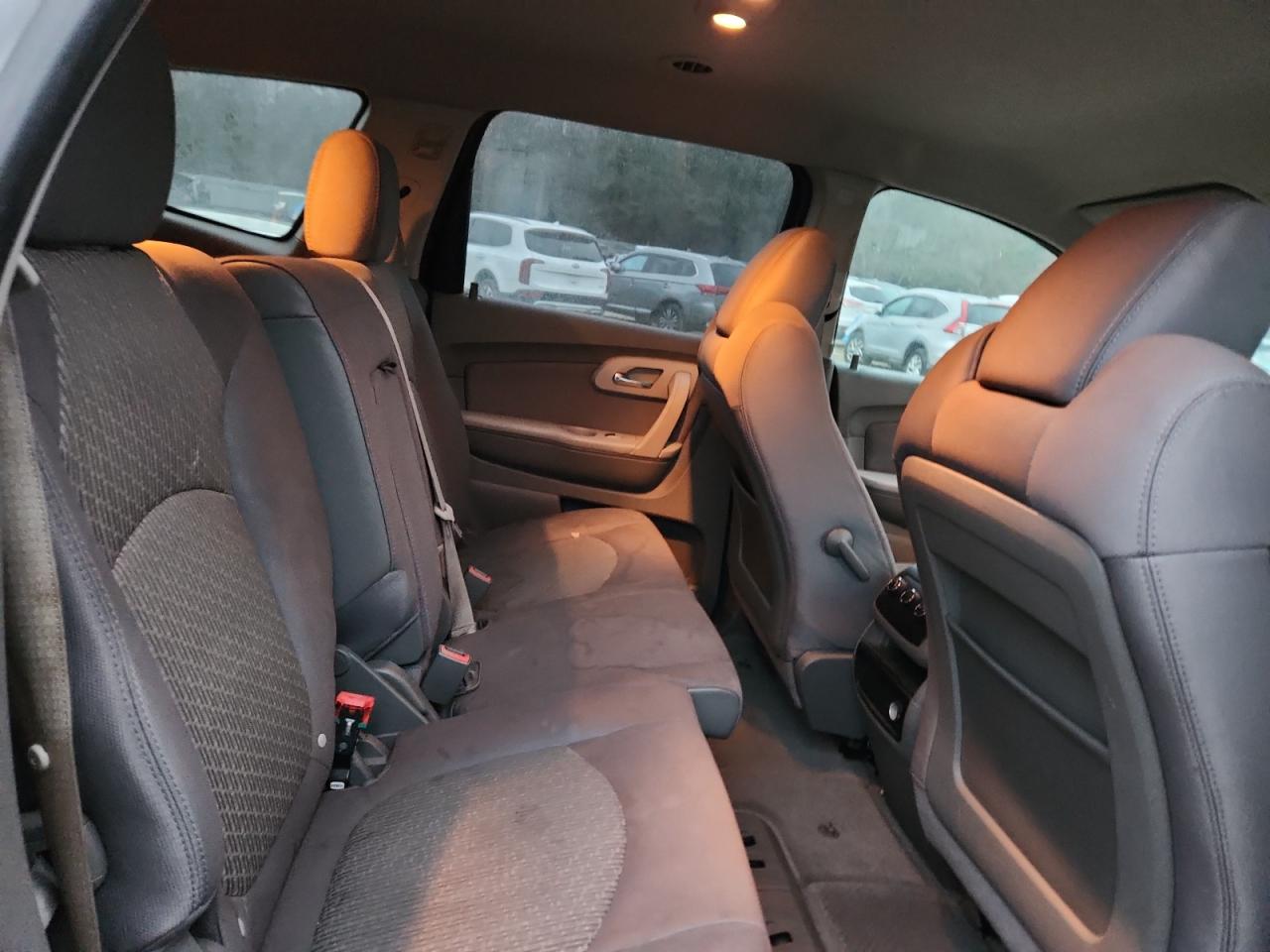 CHEVROLET TRAVERSE LS