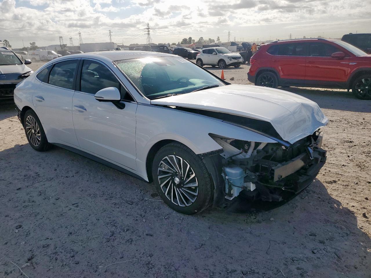 HYUNDAI SONATA HYBRID