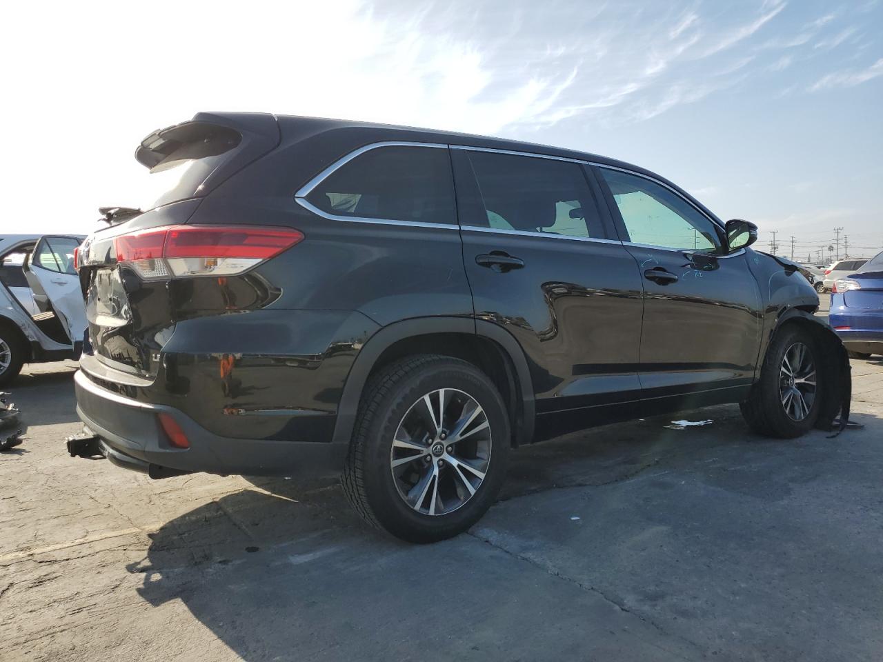 TOYOTA HIGHLANDER LE