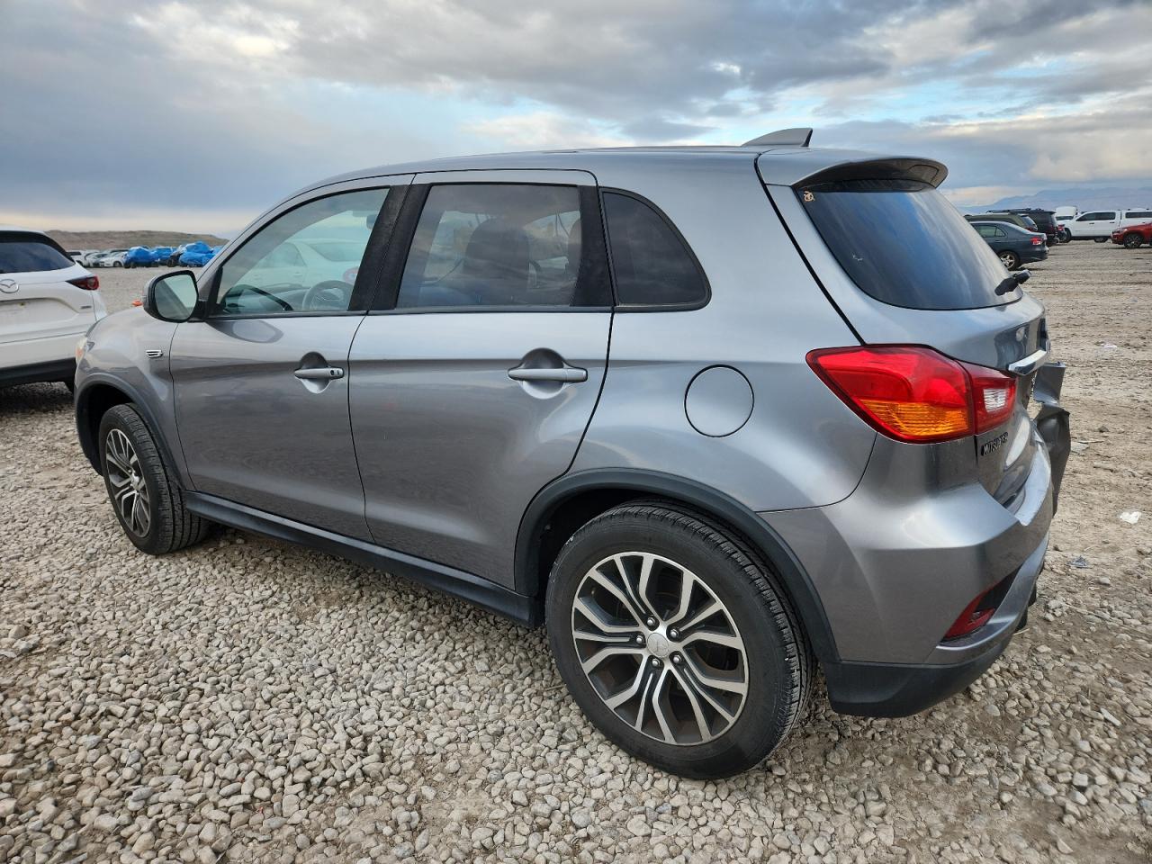 MITSUBISHI OUTLANDER ES