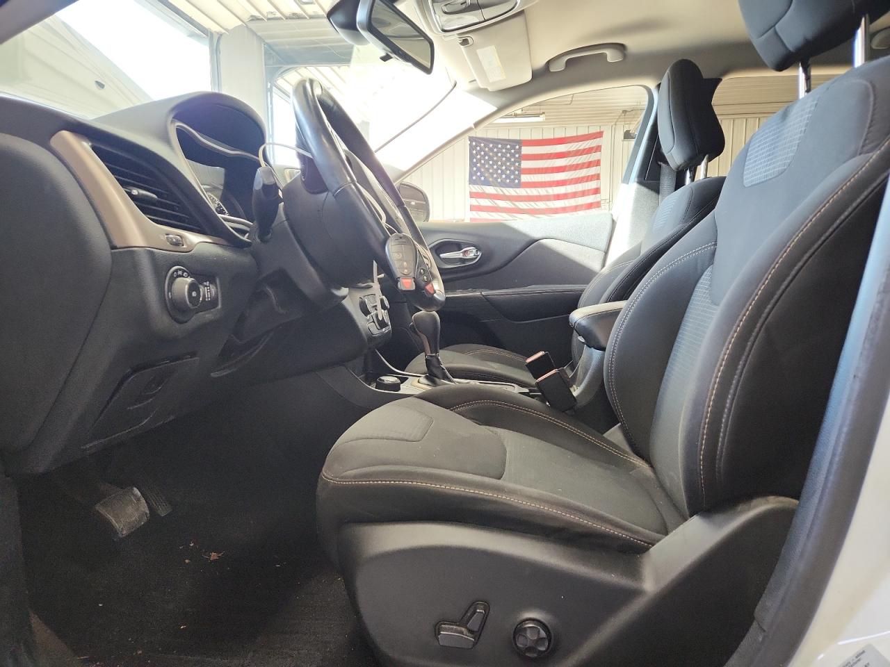 JEEP GRAND CHEROKEE LATITUDE