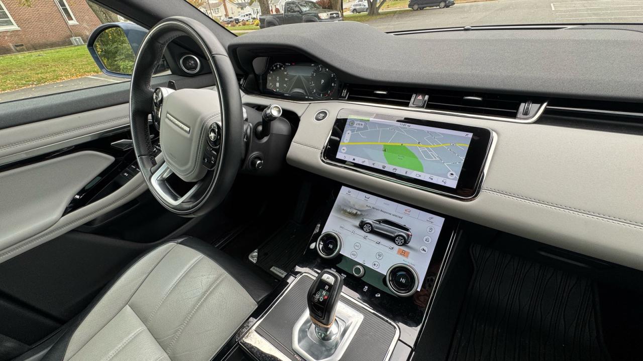 LAND ROVER RANGE ROVER FIRST EDITION