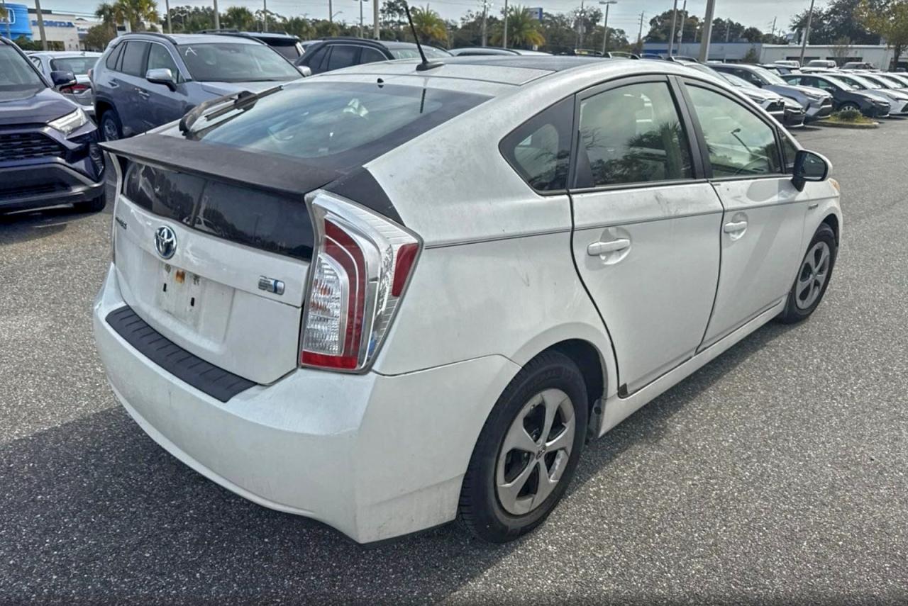 TOYOTA PRIUS