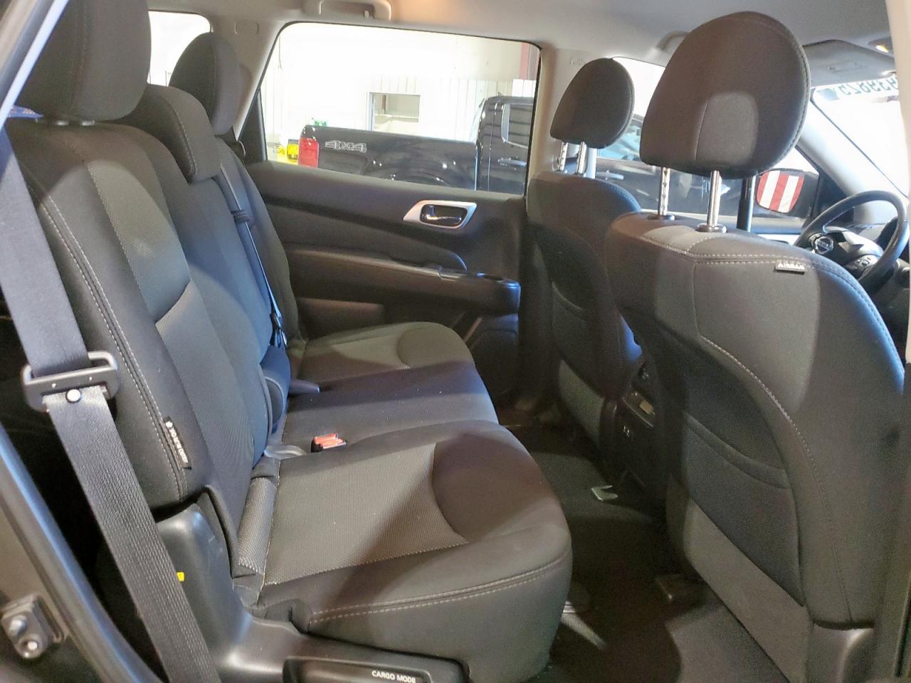 NISSAN PATHFINDER SV